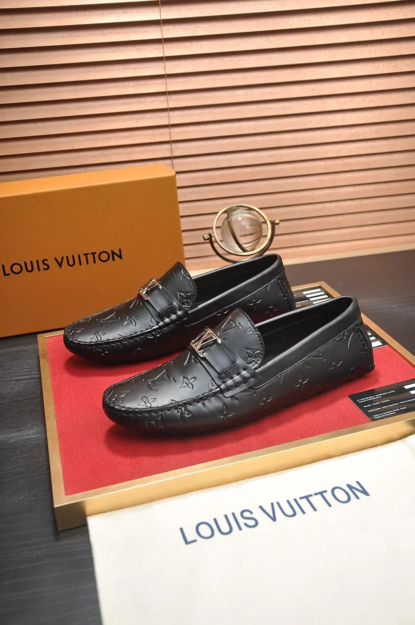 Men's men's shoes 💰420💶 [LV Doudou shoes] (water-dyed cowhide lining) new model is on the market, available on the official website. The new Doudou shoes are processed into single-color materials, and the uppers are made of imported horsehide leather. The body of the shoe is fully hemmed with mark thread, and is lined with imported original cowhide leather. The elegant shoe shape is super suitable for all-matching, and the size is 38-44.